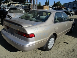 1997 TOYOTA CAMRY LE GOLD 2.2L AT Z15997